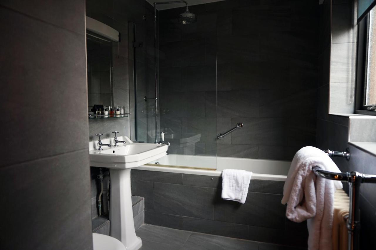 The Penny Farthing Hotel Berkhamsted Bagian luar foto