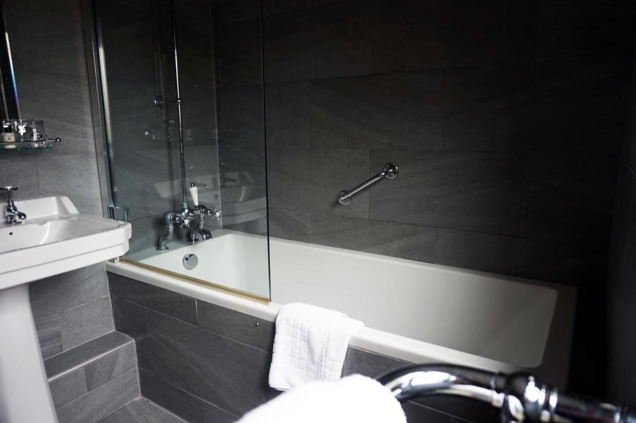 The Penny Farthing Hotel Berkhamsted Bagian luar foto
