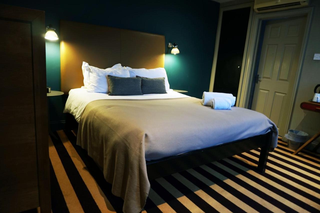 The Penny Farthing Hotel Berkhamsted Bagian luar foto