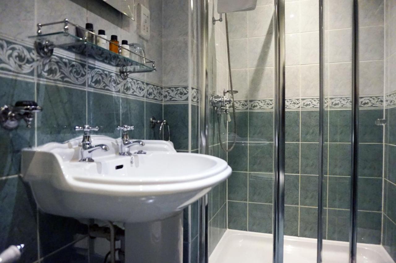The Penny Farthing Hotel Berkhamsted Bagian luar foto